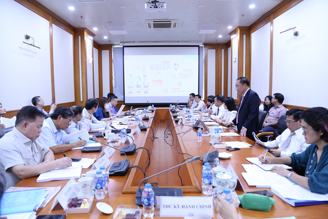 HOÀN THIỆN PHÁP LUẬT KIỂM TOÁN NHÀ NƯỚC NHẰM NÂNG CAO HIỆU LỰC, HIỆU QUẢ PHÒNG, CHỐNG THAM NHŨNG, LÃNG PHÍ Ở VIỆT NAM