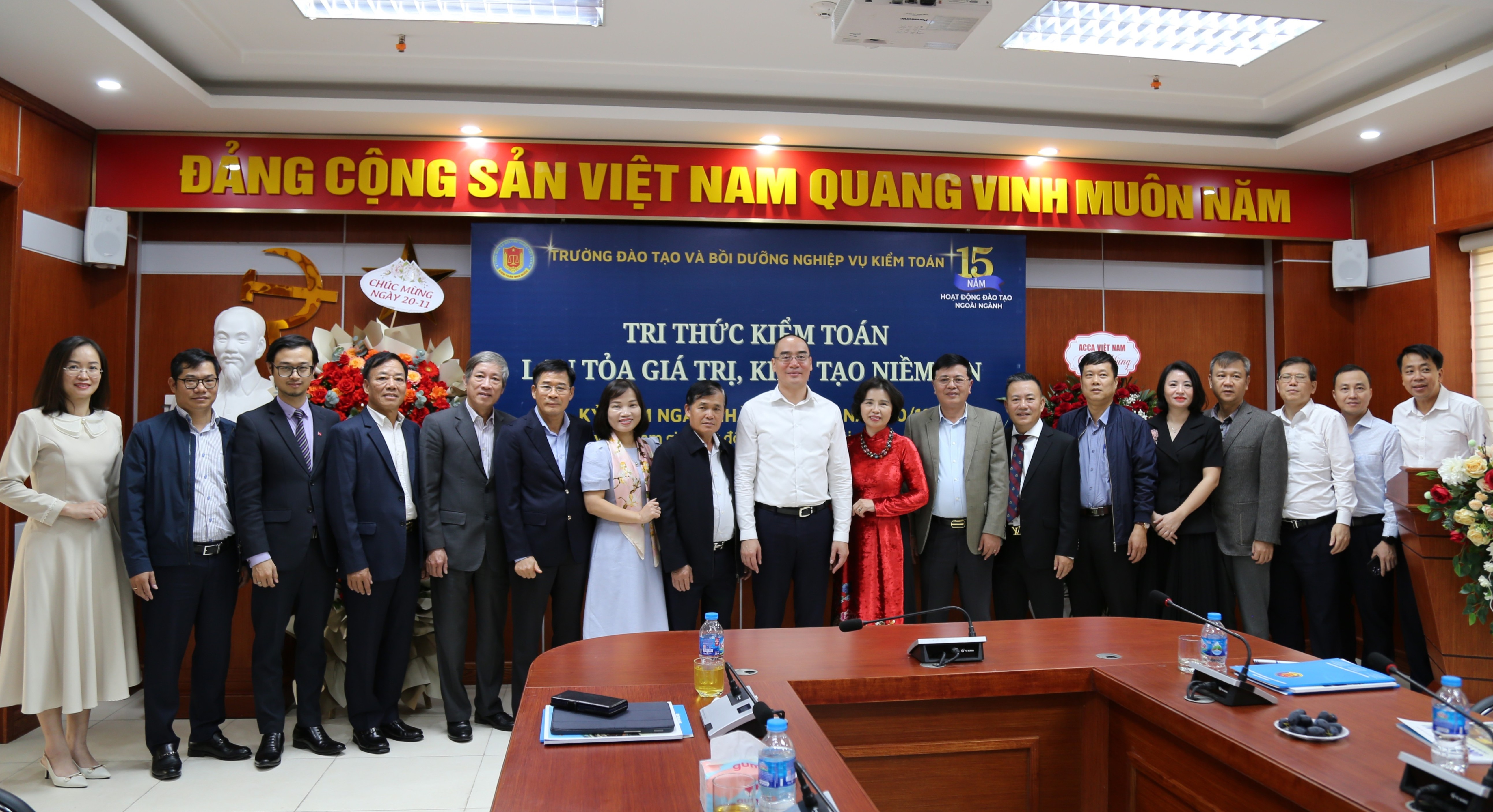 Trường Đào tạo và Bồi dưỡng Nghiệp vụ kiểm toán tri ân các thầy, cô giáo có nhiều đóng góp cho hoạt động đào tạo ngoài Ngành