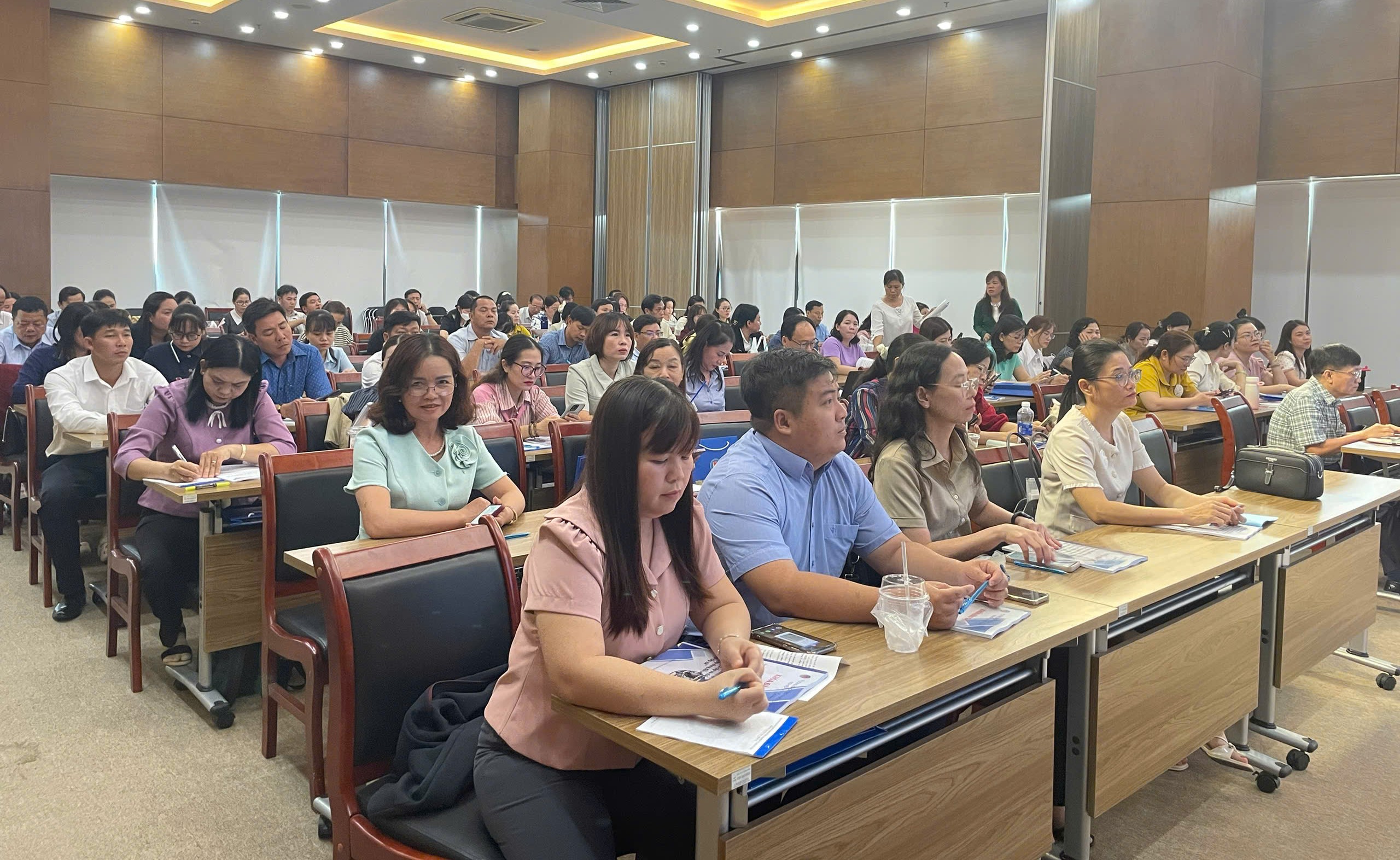 Khai giảng khoá học “Cập nhật Luật Ngân sách nhà nước năm 2025, vai trò của Kiểm toán nhà nước trong mô hình chính quyền địa phương 2 cấp và chế độ kế toán áp dụng đối với UBND cấp xã”